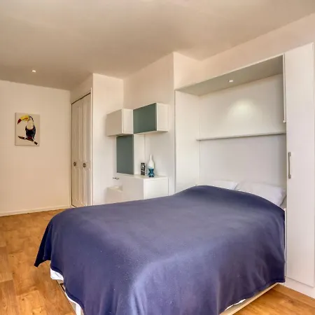 Apartment Jardin Public *